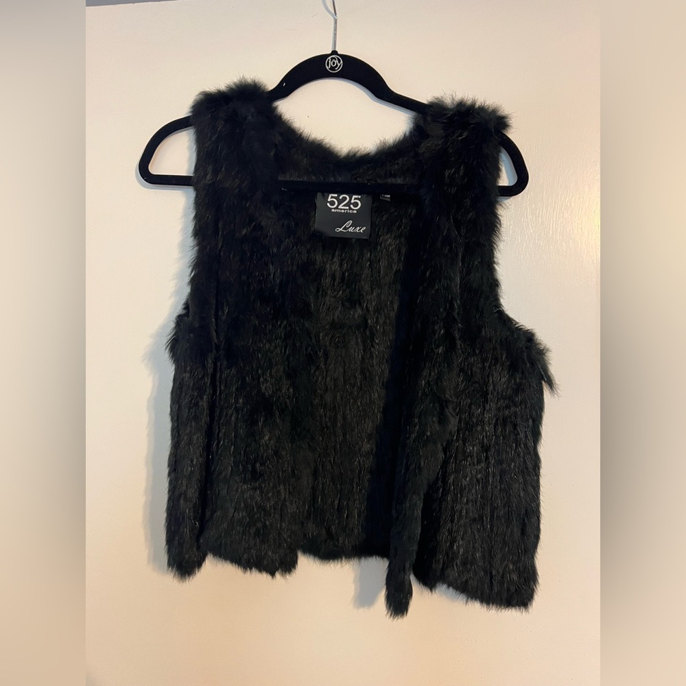525 American - short, black fur vest - size M - a favorite!